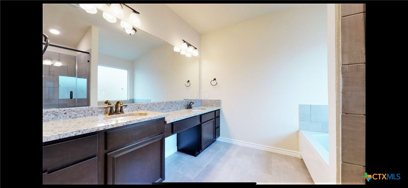 1311 Roma Street Property Photo 6