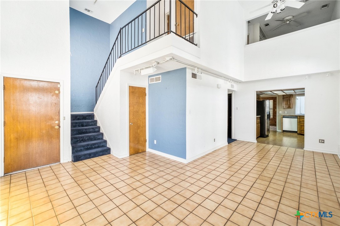 121 Scott Street Property Photo 4
