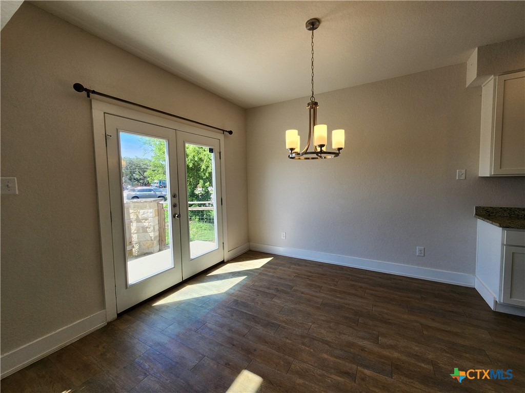 212 Sapphire Property Photo 8
