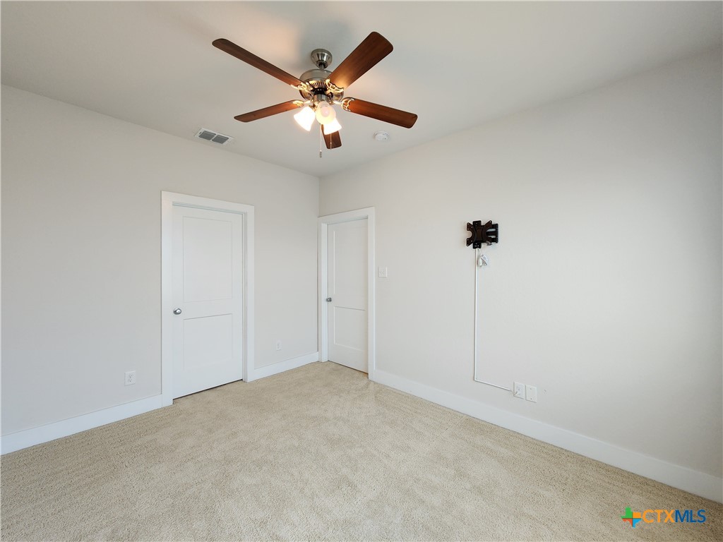 212 Sapphire Property Photo 17