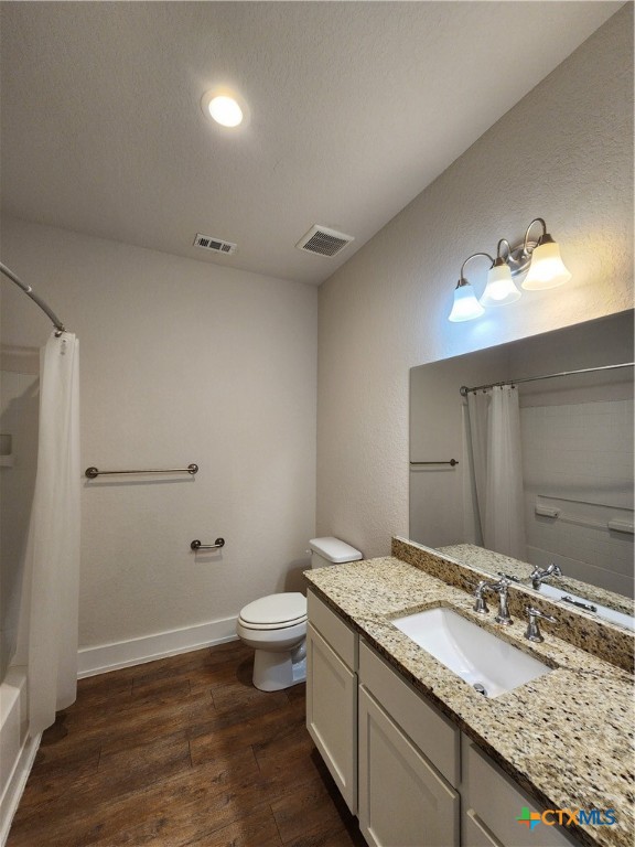 212 Sapphire Property Photo 23