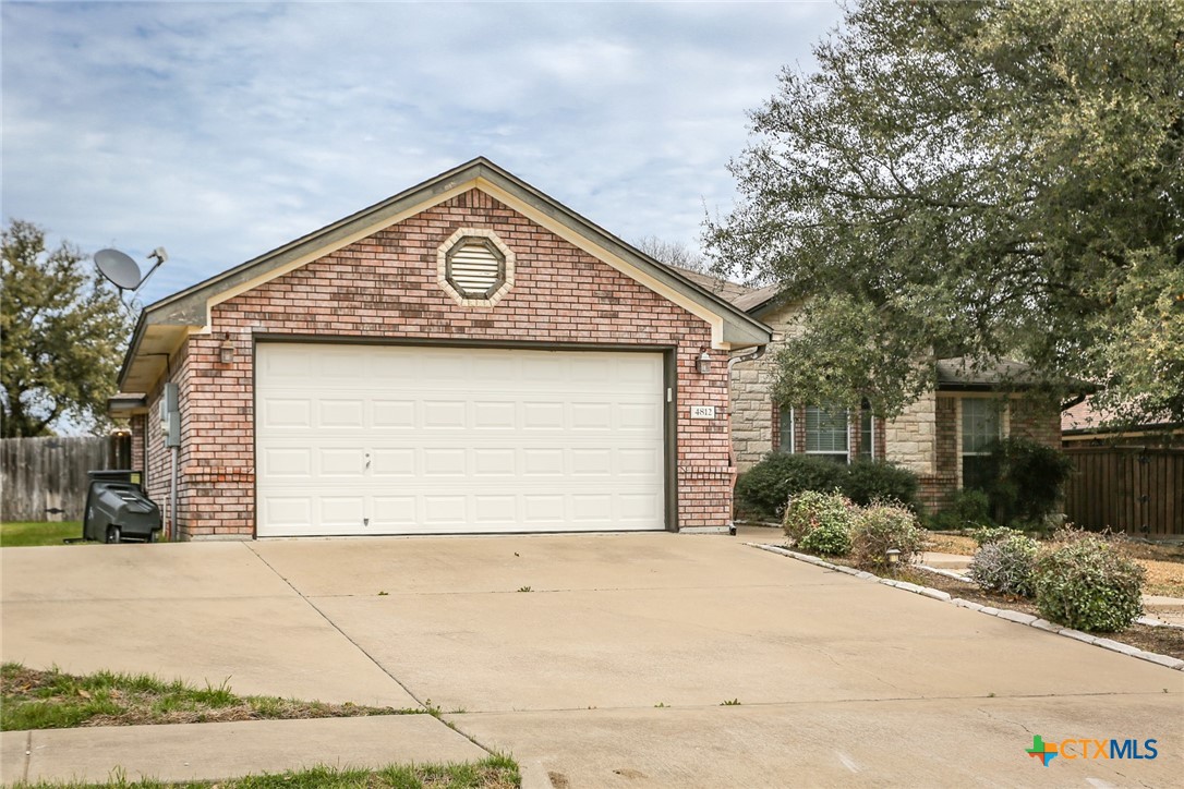 4812 Hammerstone Trail Property Photo 2
