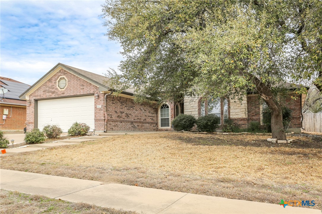 4812 Hammerstone Trail Property Photo 3