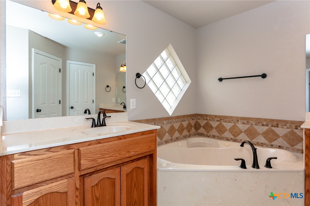 4812 Hammerstone Trail Property Photo 32