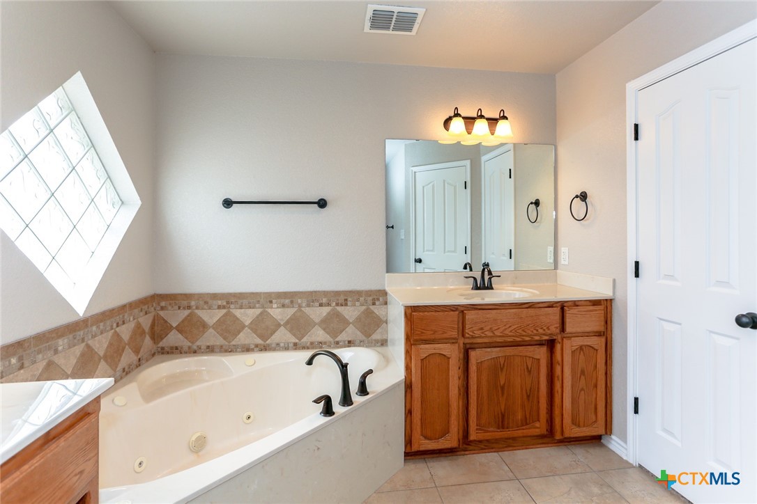 4812 Hammerstone Trail Property Photo 33