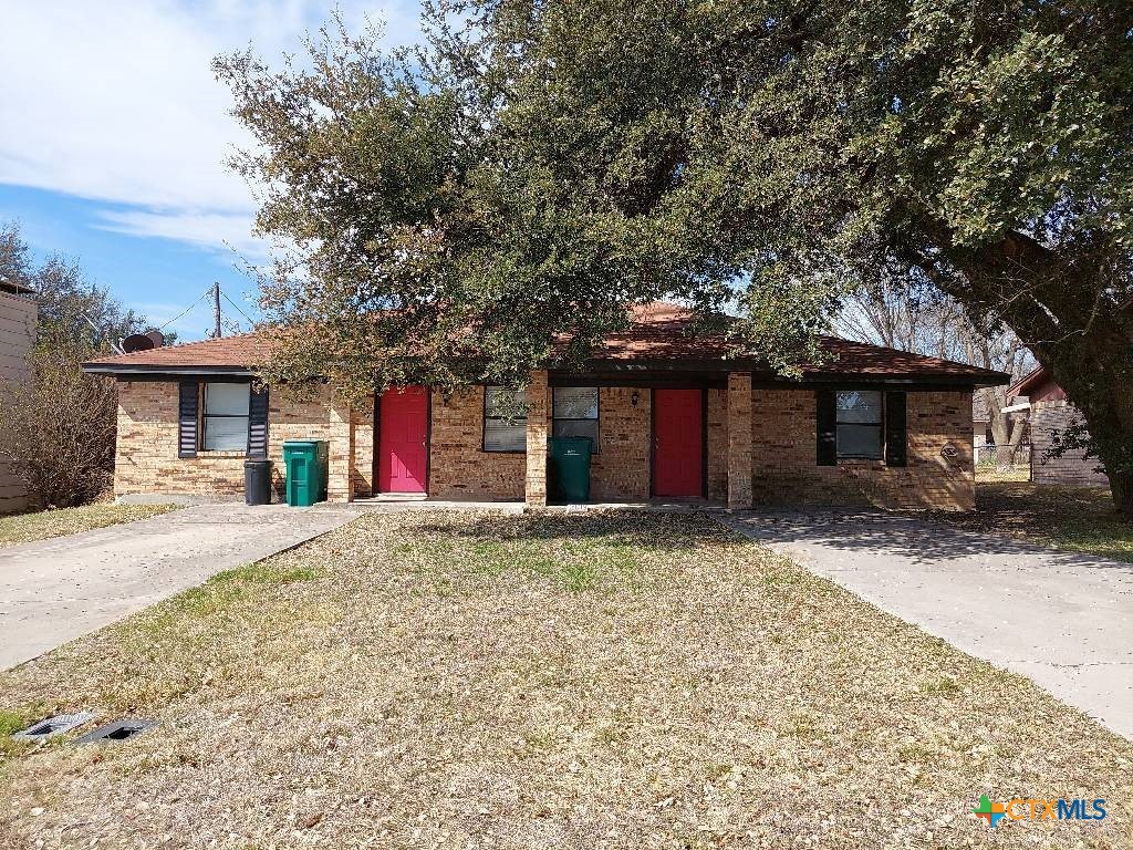 1610 Indian Trail B Property Photo 1
