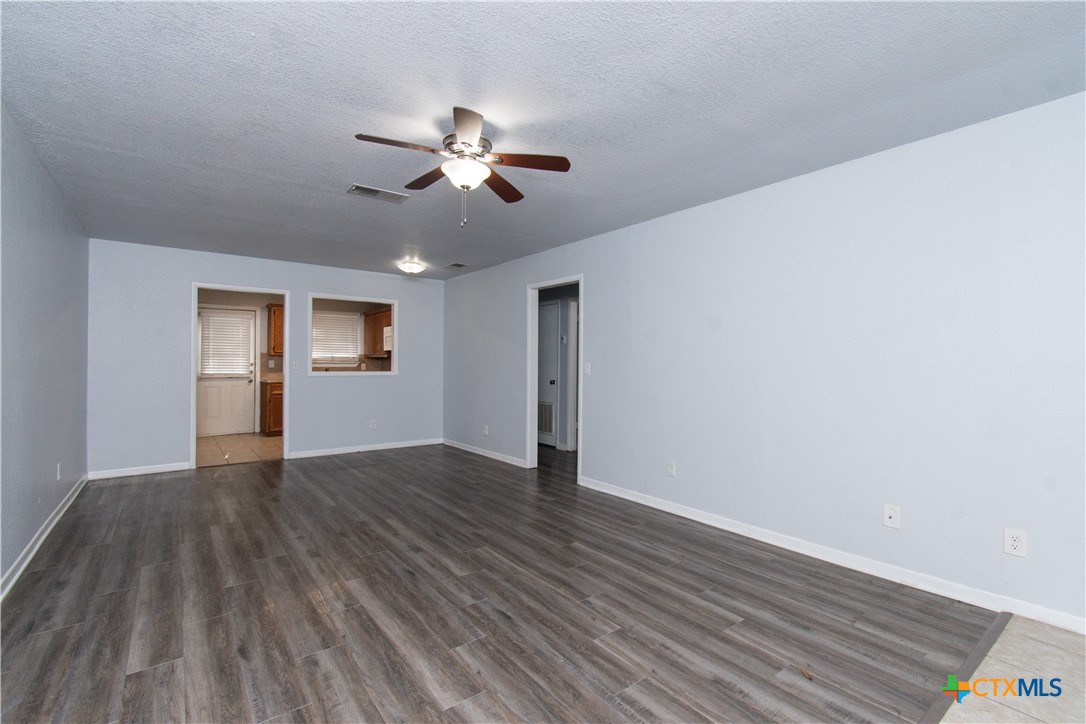 1610 Indian Trail B Property Photo 2