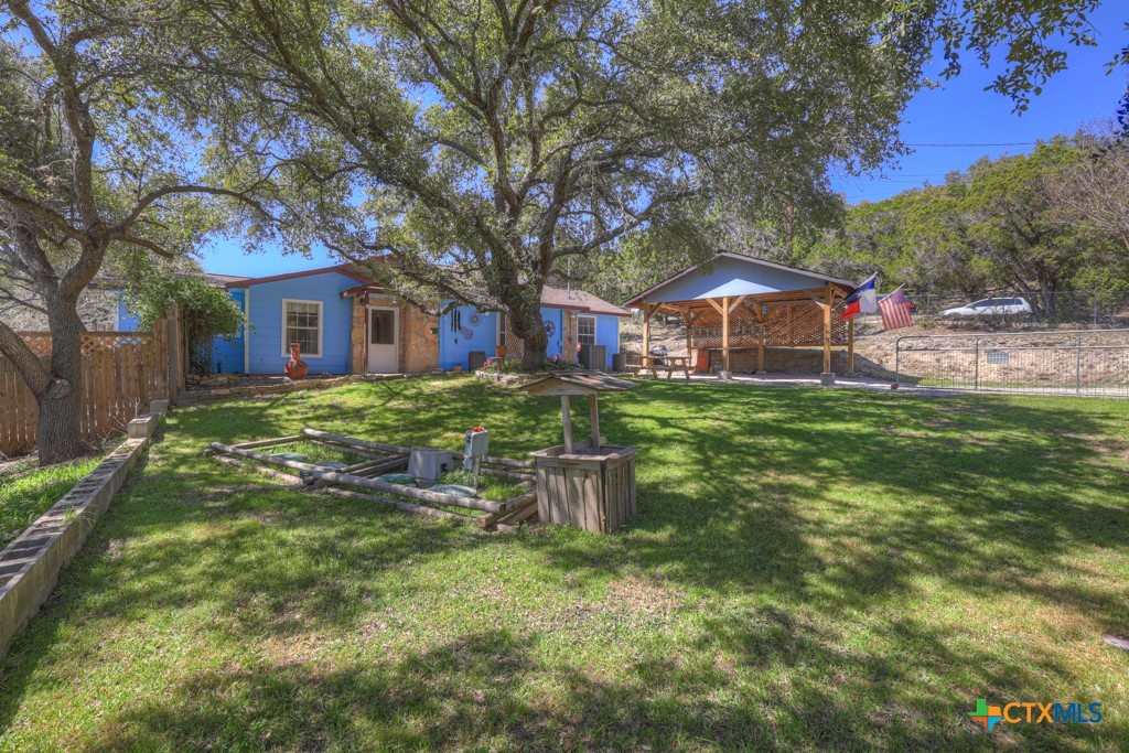 1069 Trail Pass Drive Property Photo 2