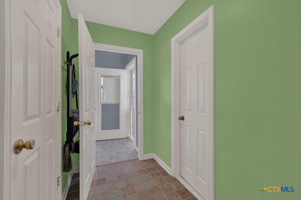 1069 Trail Pass Drive Property Photo 14