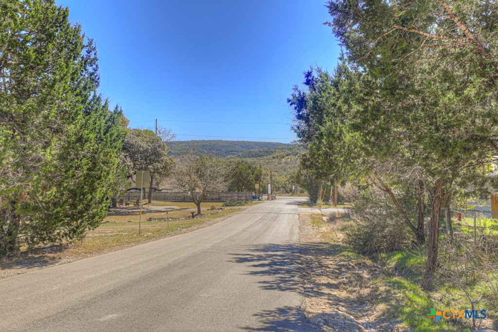 1069 Trail Pass Drive Property Photo 28