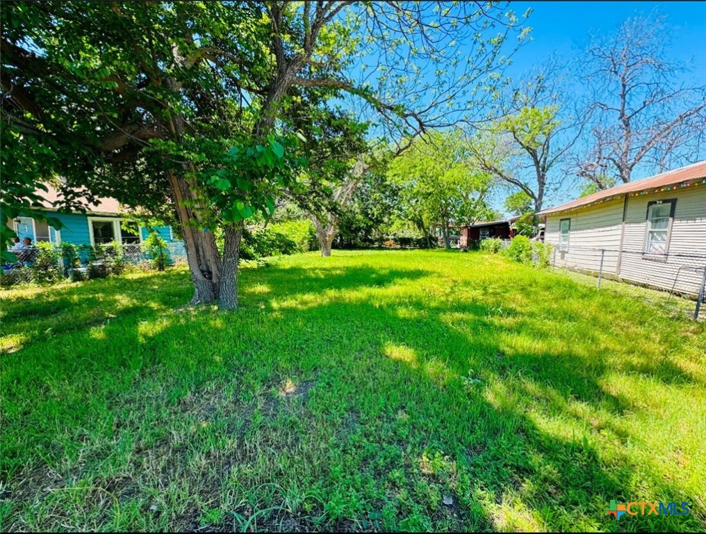 1420 N Guadalupe Street Property Photo 2