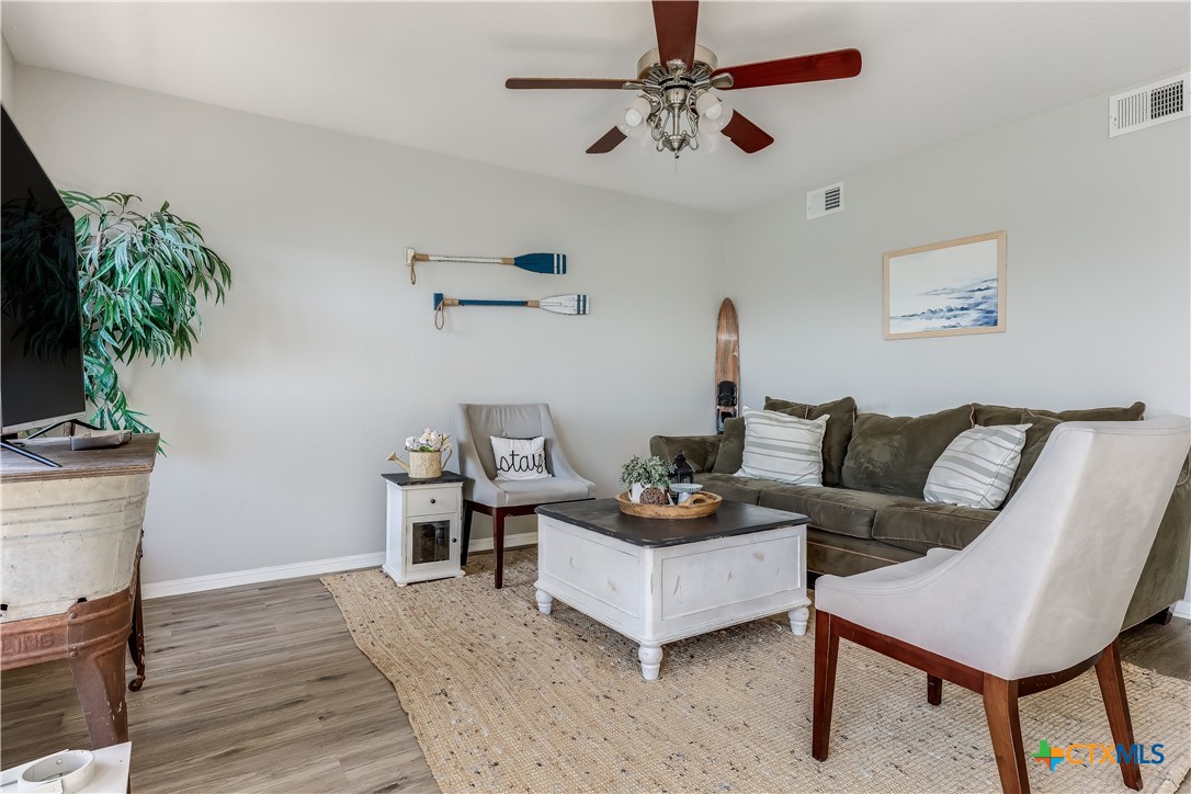 171 Comanche Point Property Photo 11