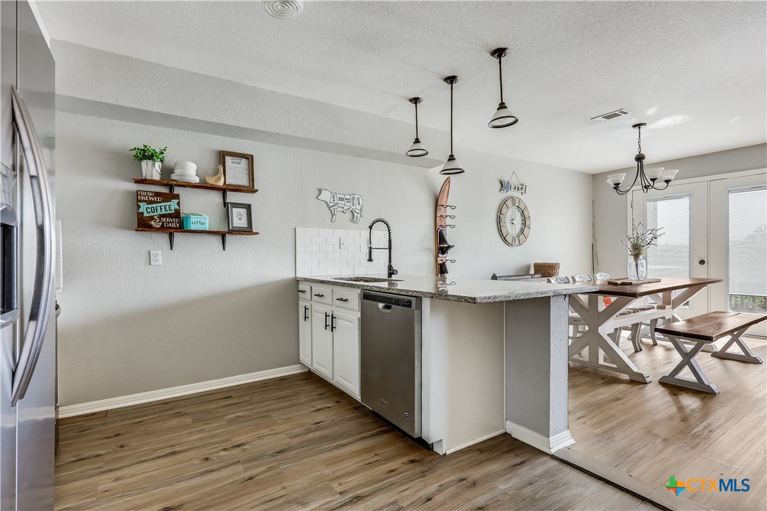 171 Comanche Point Property Photo 14