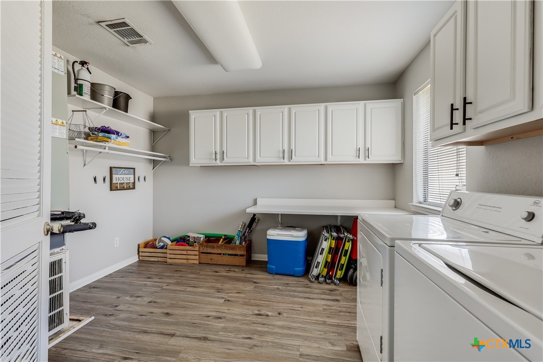 171 Comanche Point Property Photo 32