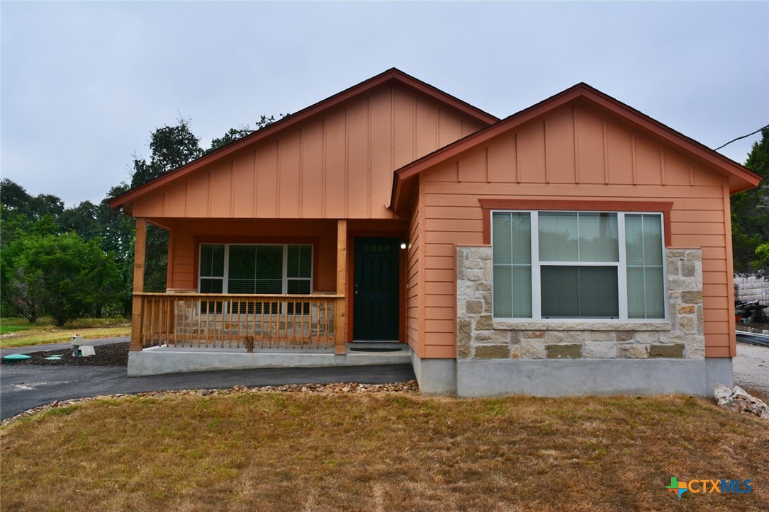 450 Twin Elm Drive Property Photo 1