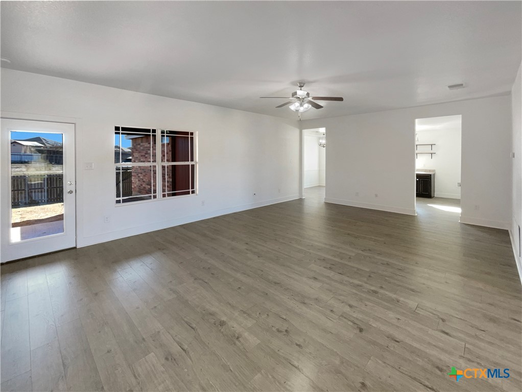5004 Imperial Eagle Drive Property Photo 3