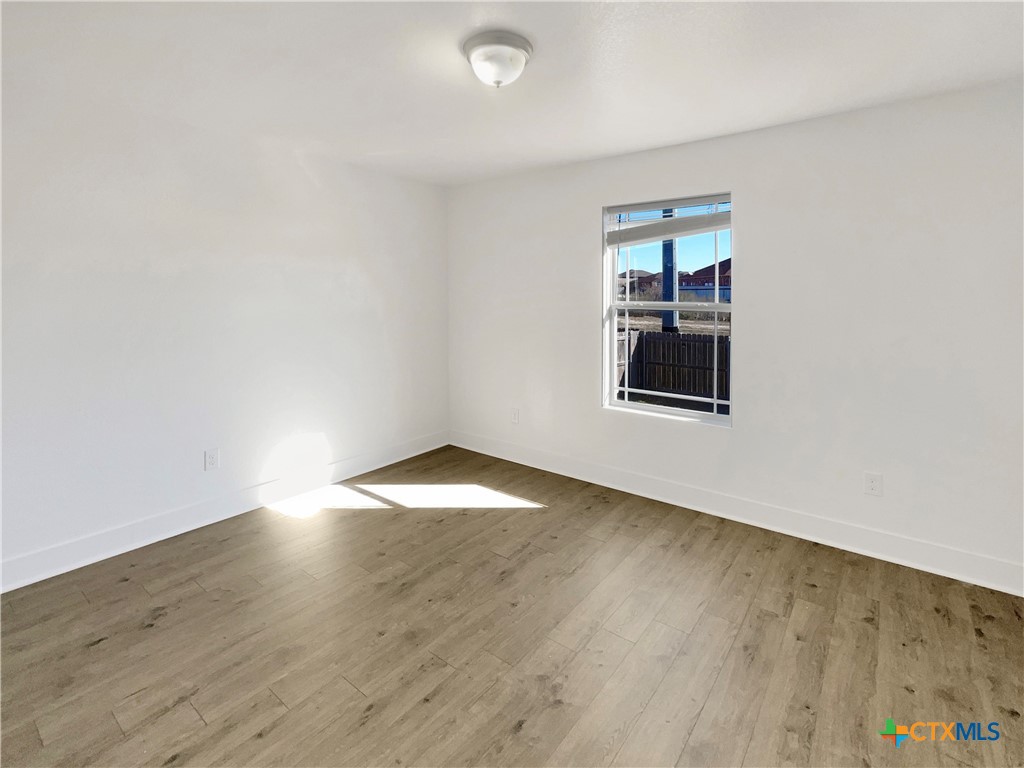 5004 Imperial Eagle Drive Property Photo 5