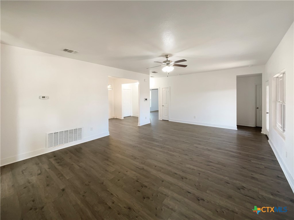 5004 Imperial Eagle Drive Property Photo 9