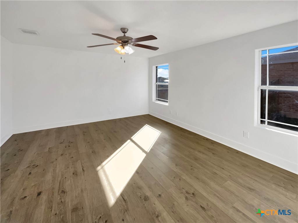5004 Imperial Eagle Drive Property Photo 11