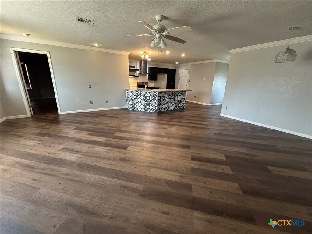 5909 Medina Drive Property Photo 2