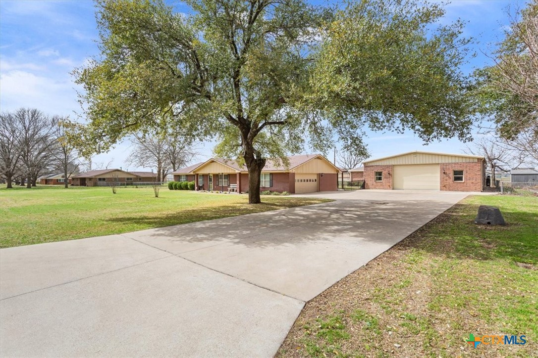 306 Brooks Drive Property Photo 3