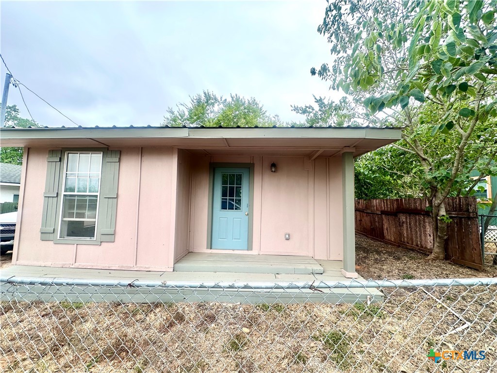 104 S 2nd Street Property Photo 4