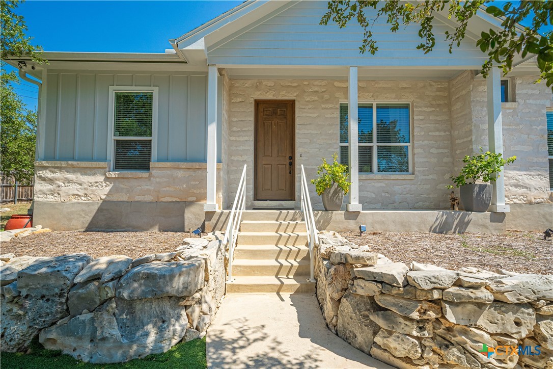 1424 Estate Drive Property Photo 2