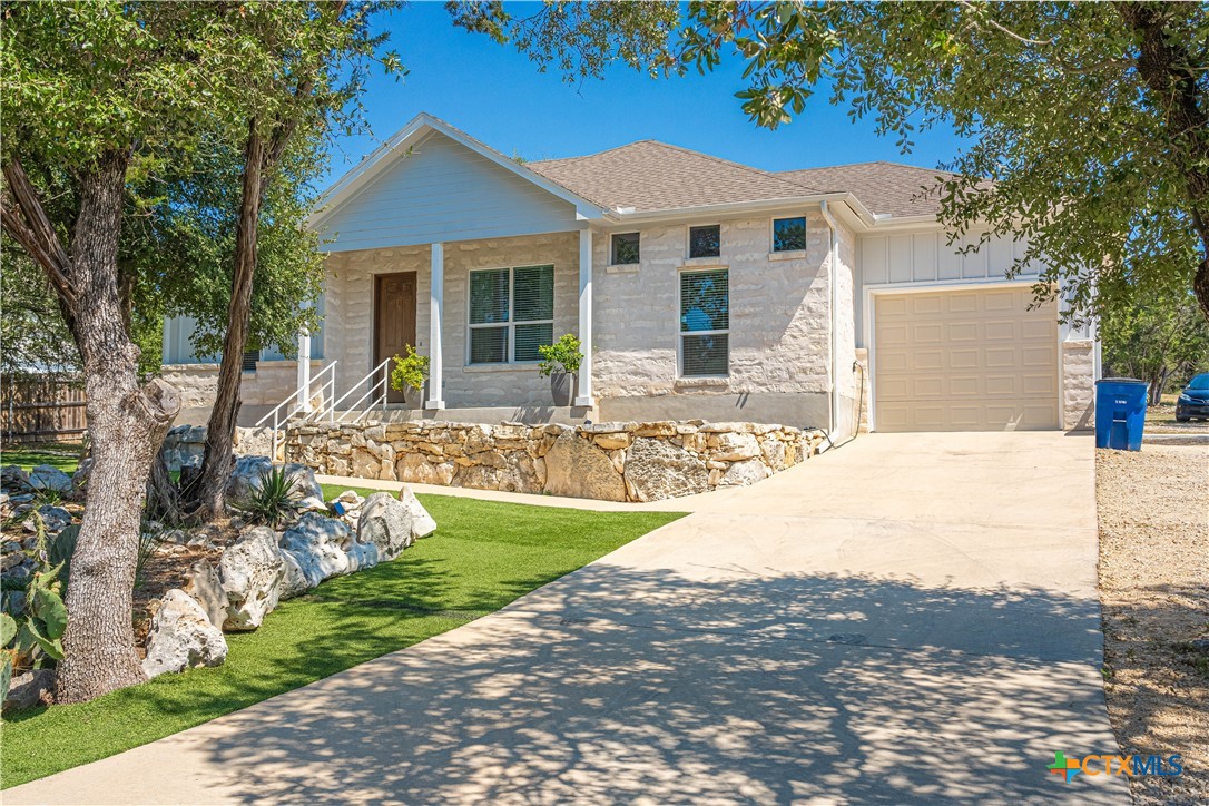 1424 Estate Drive Property Photo 3