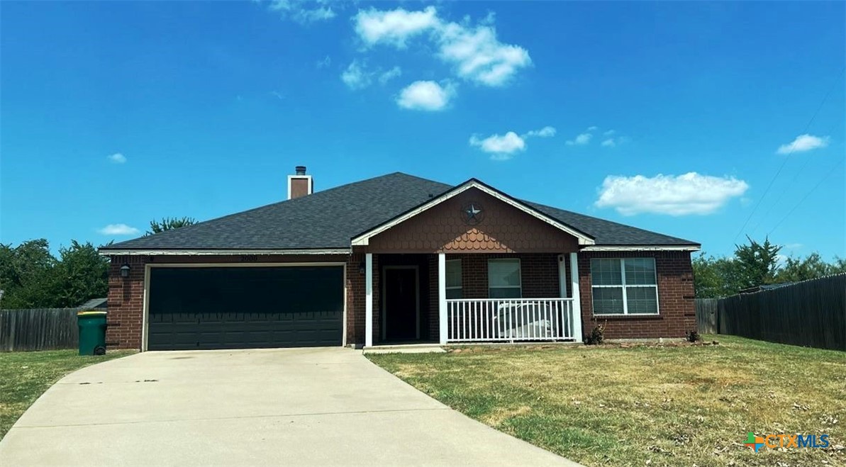 2000 Madison Court Property Photo