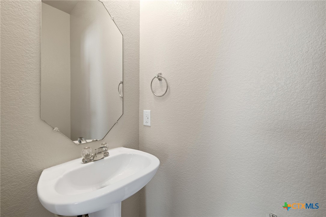 5804 Drystone Lane Property Photo 15
