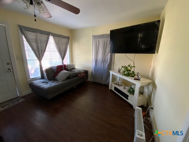 2071 Eastman Avenue Property Photo 2