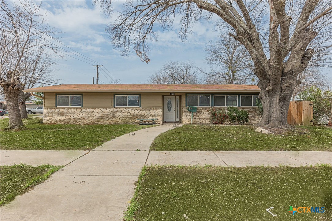 1129 Chippendale Drive Property Photo 1