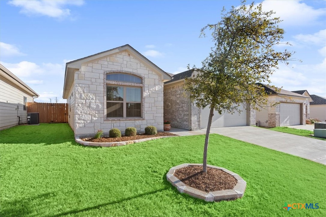 7526 Tabletop Lane Property Photo 2