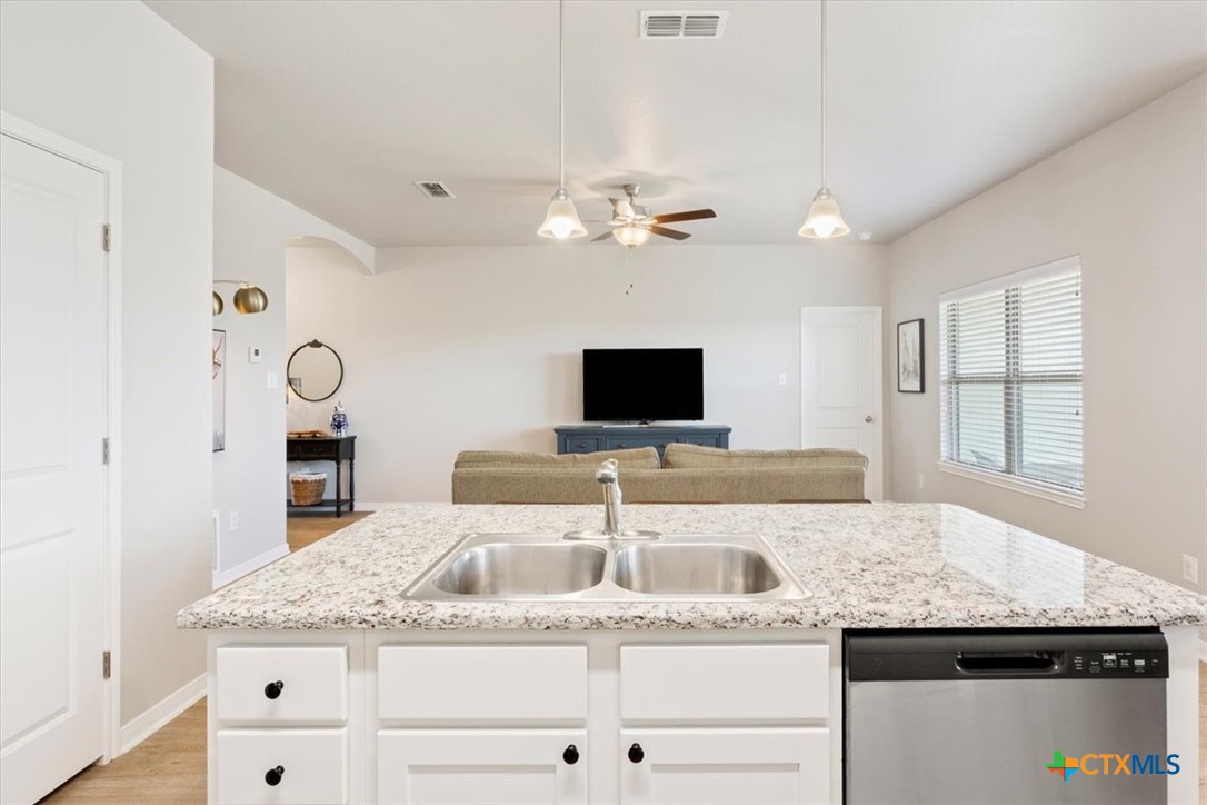 7526 Tabletop Lane Property Photo 11