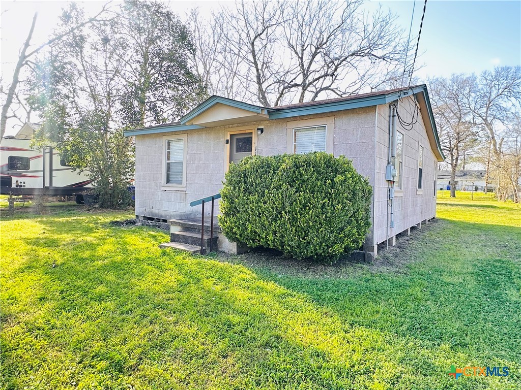 111 Theresa Street Property Photo 2