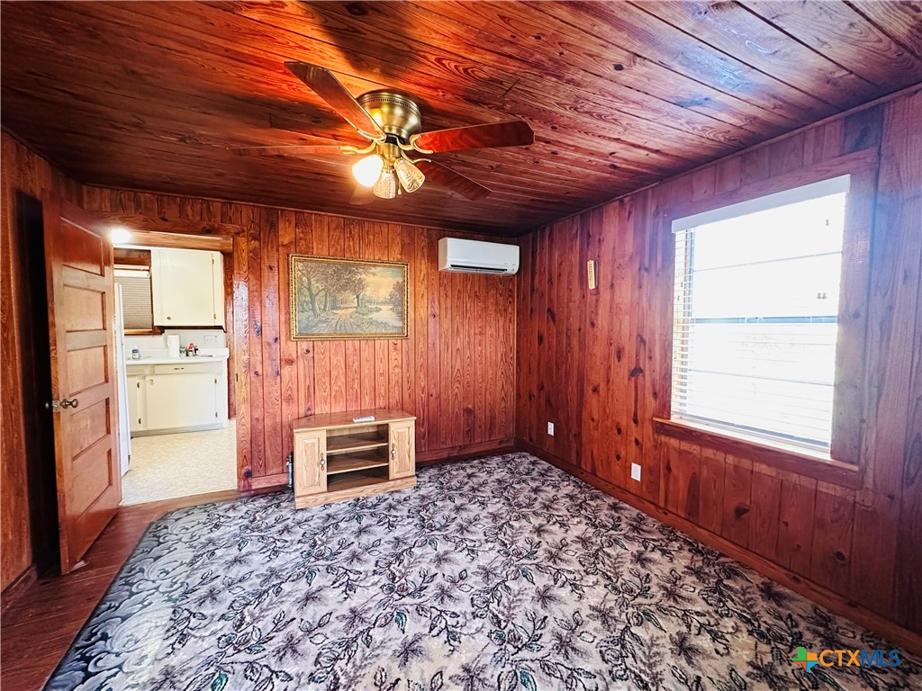 111 Theresa Street Property Photo 3