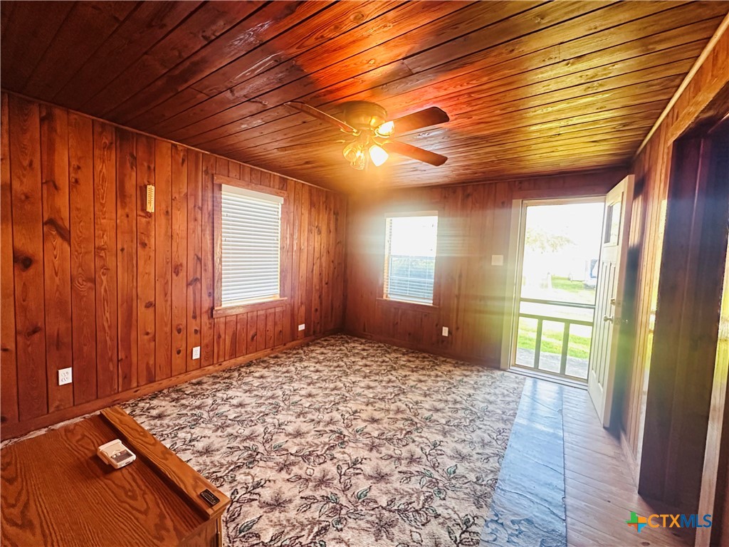 111 Theresa Street Property Photo 4