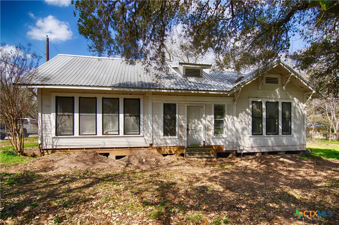 106 Lay Street Property Photo