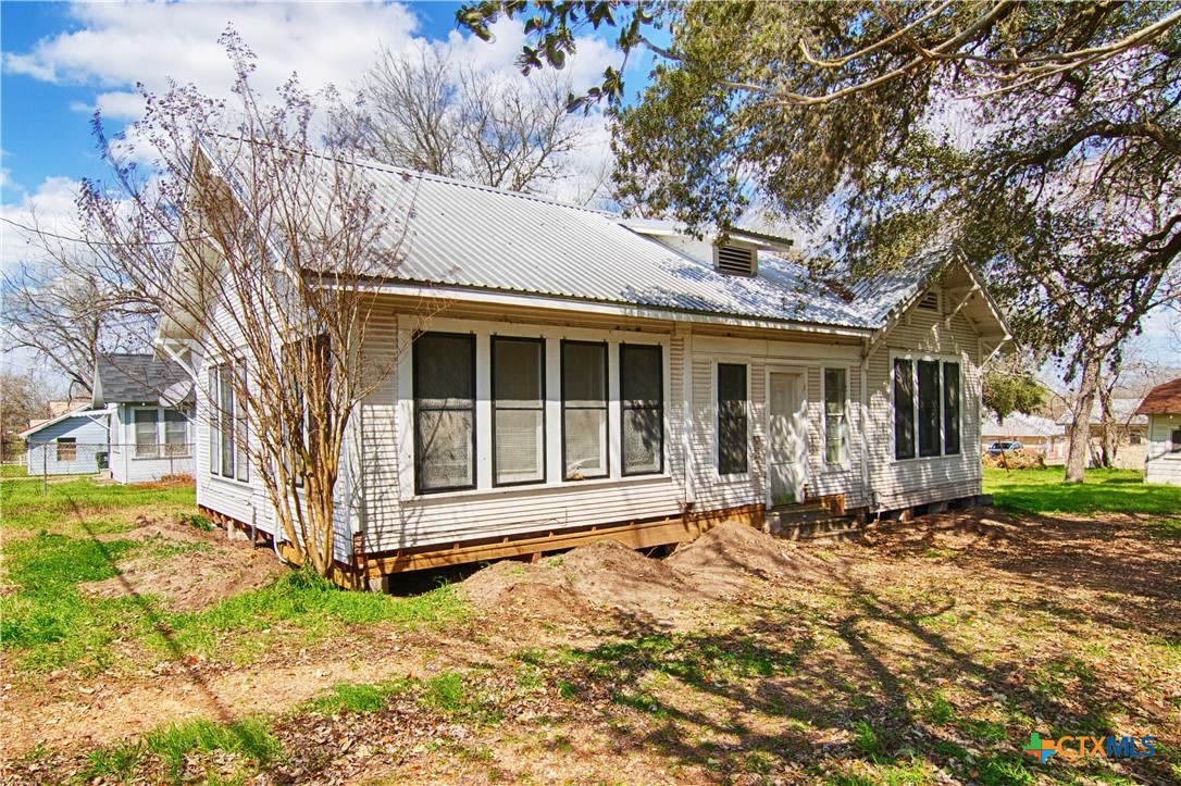 106 Lay Street Property Photo 2