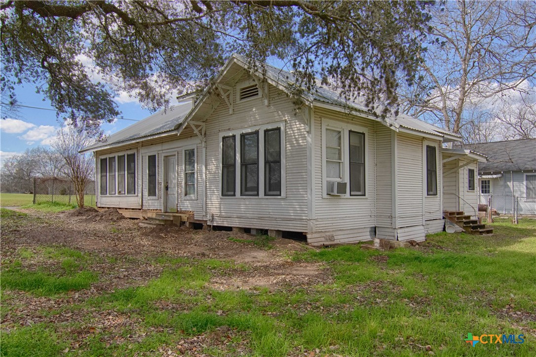 106 Lay Street Property Photo 3