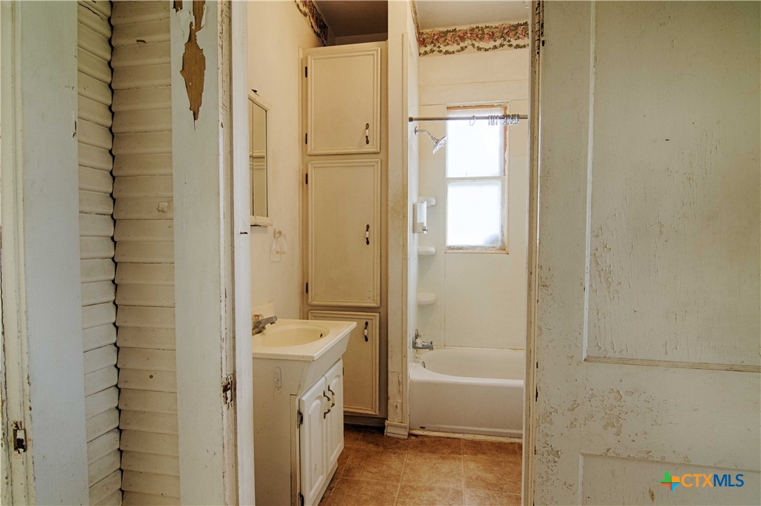 106 Lay Street Property Photo 21