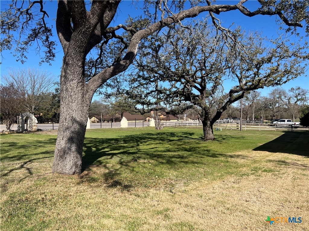 3003 Legend Oaks Boulevard Property Photo 2