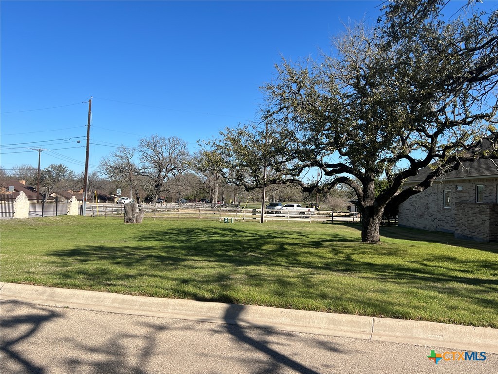 3003 Legend Oaks Boulevard Property Photo 3