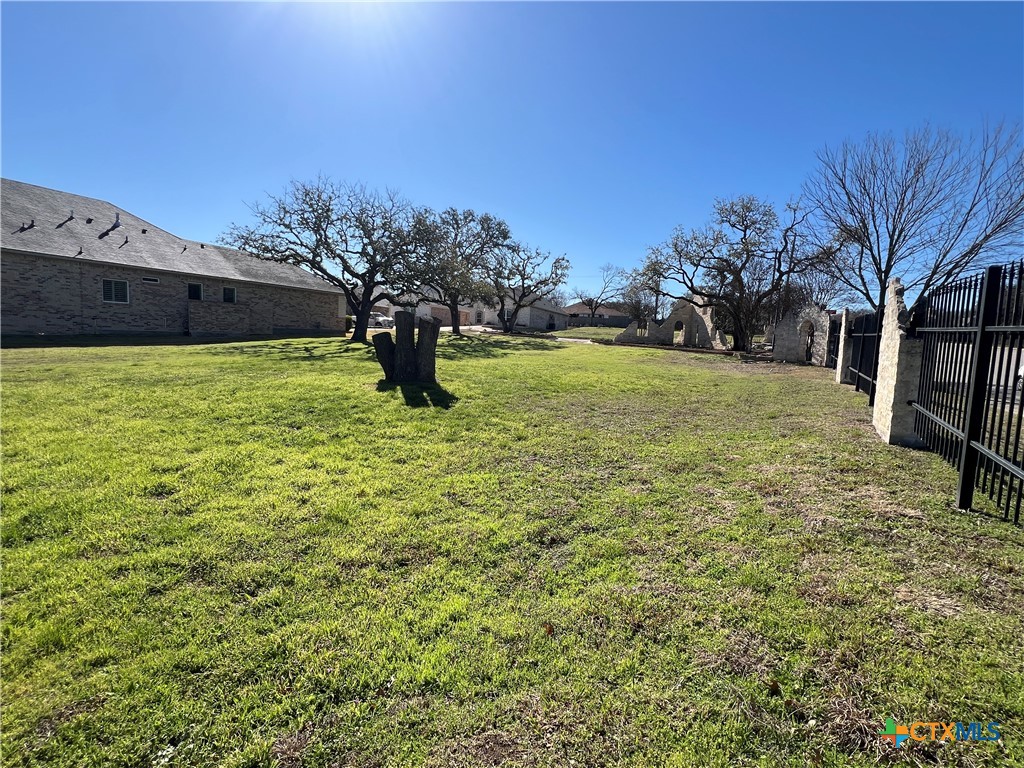 3003 Legend Oaks Boulevard Property Photo 5