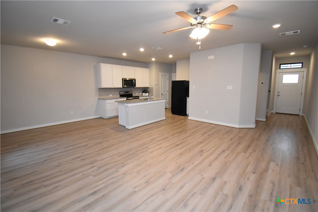 313 Fieldwood Drive C Property Photo 3