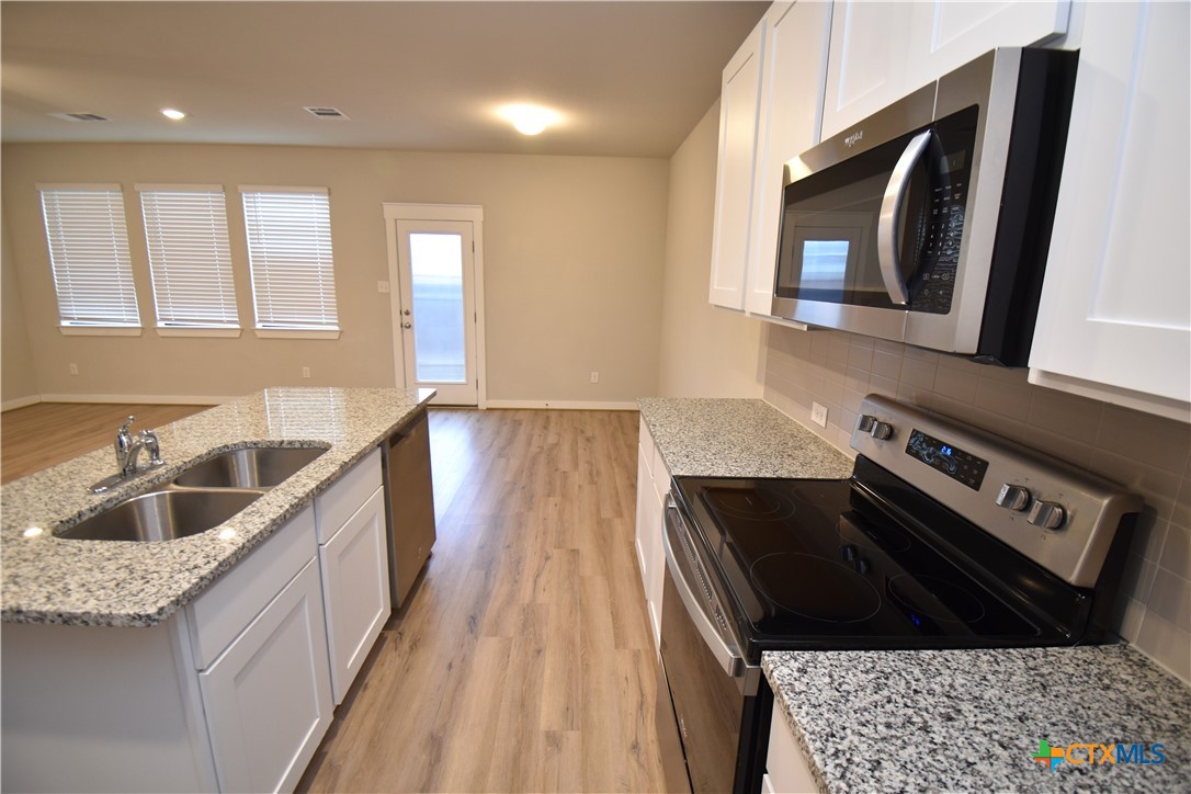 313 Fieldwood Drive C Property Photo 6