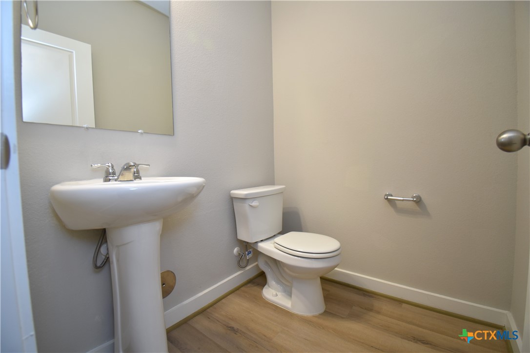 313 Fieldwood Drive C Property Photo 10