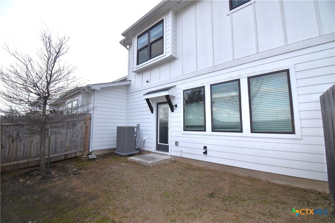 313 Fieldwood Drive C Property Photo 25