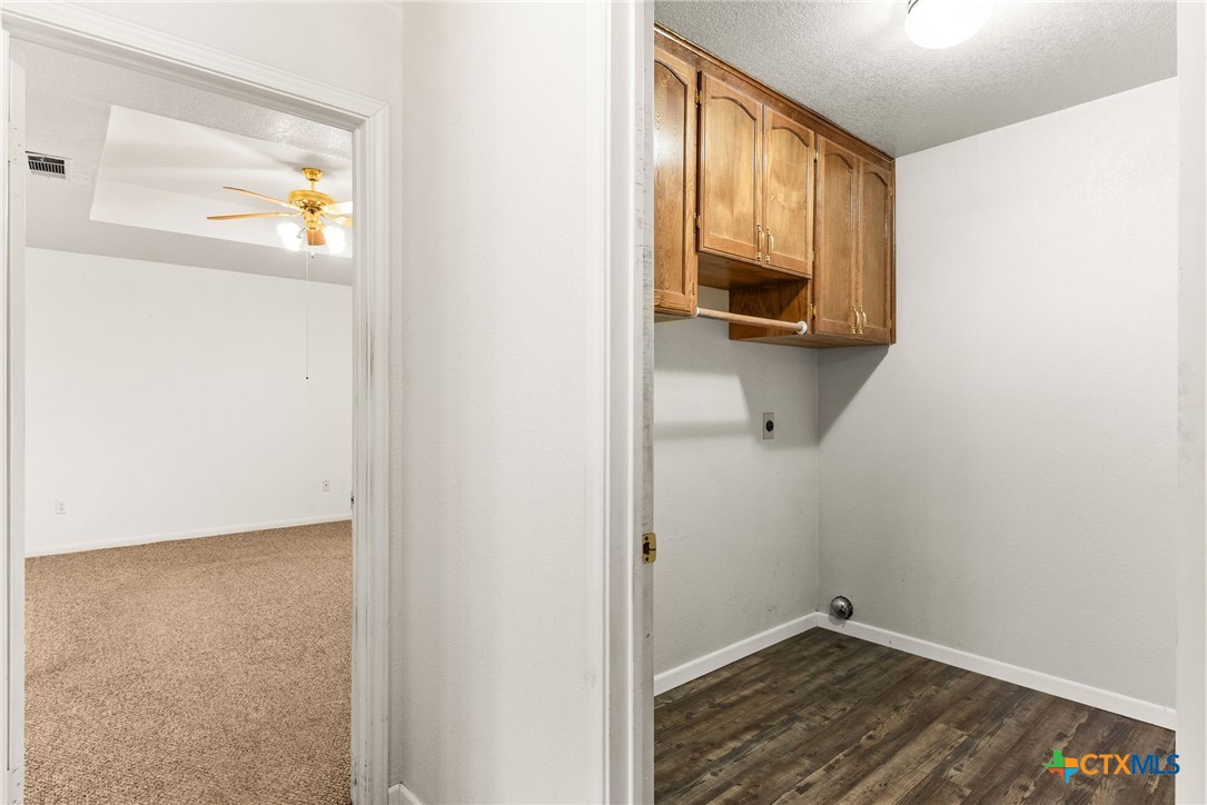 208 County Road 4963 Property Photo 13