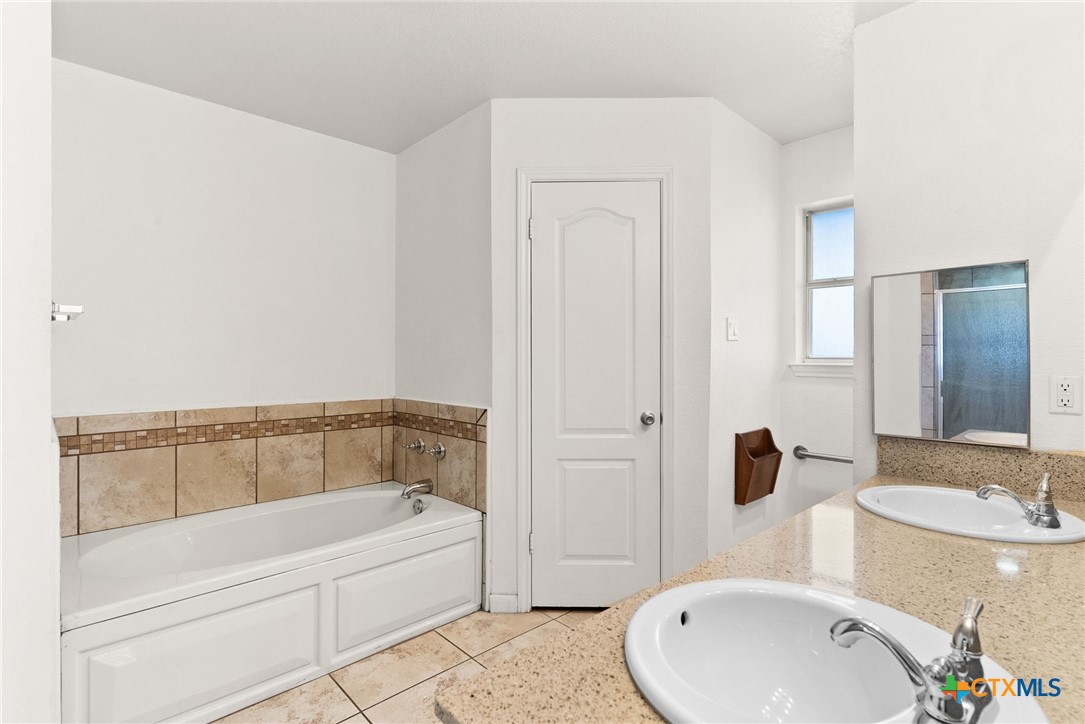 208 County Road 4963 Property Photo 17